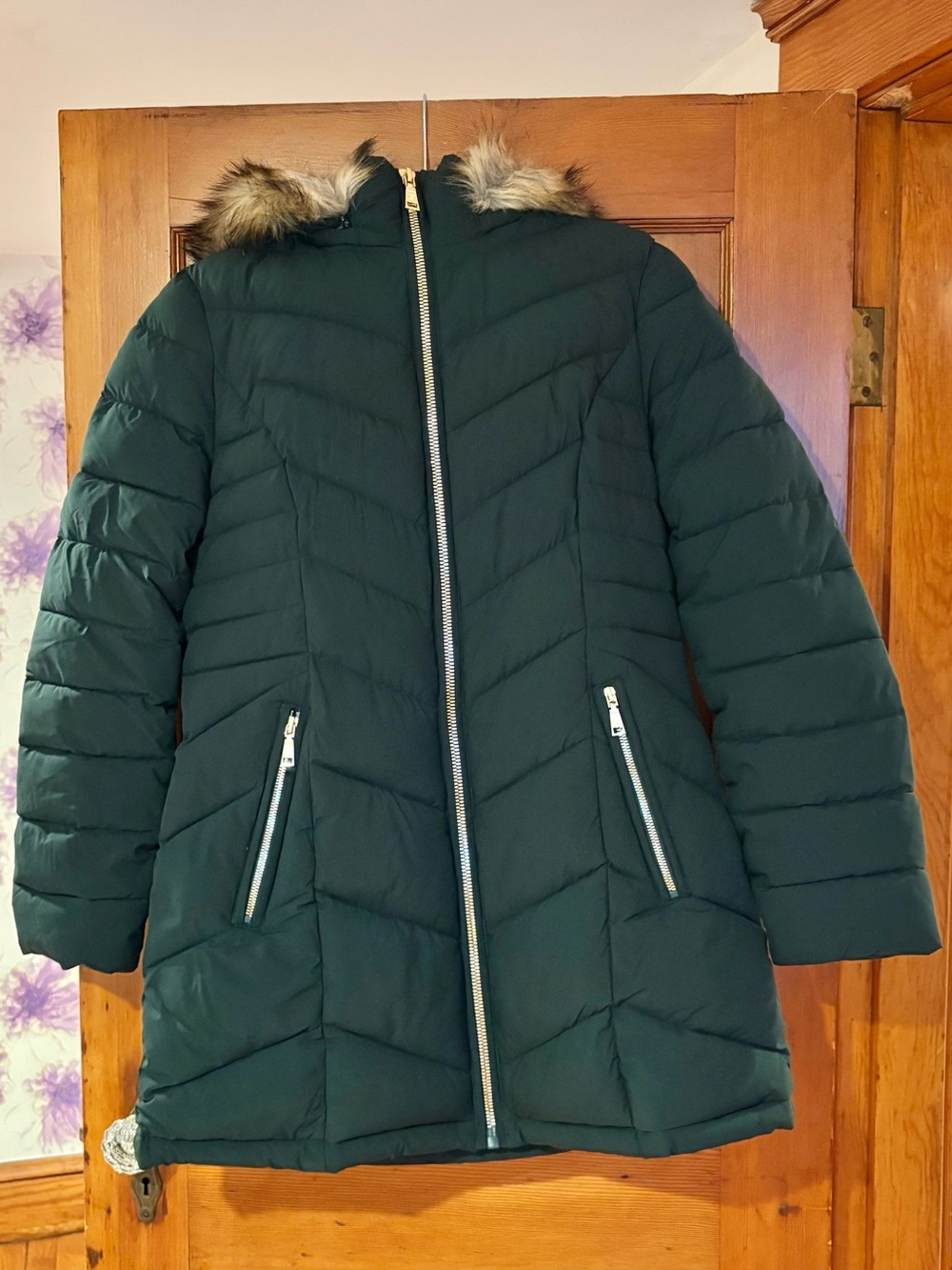Dark Green Light Puffer Coat with Faux-Fur Trim